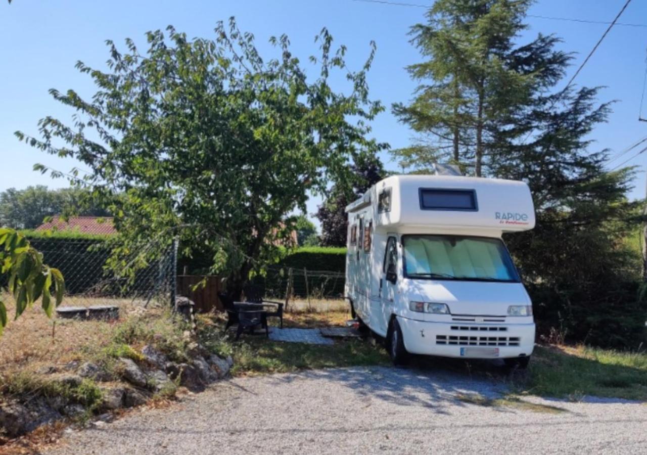 Charmant Camping-Car A La Campagne Labessiere-Candeil Exteriör bild